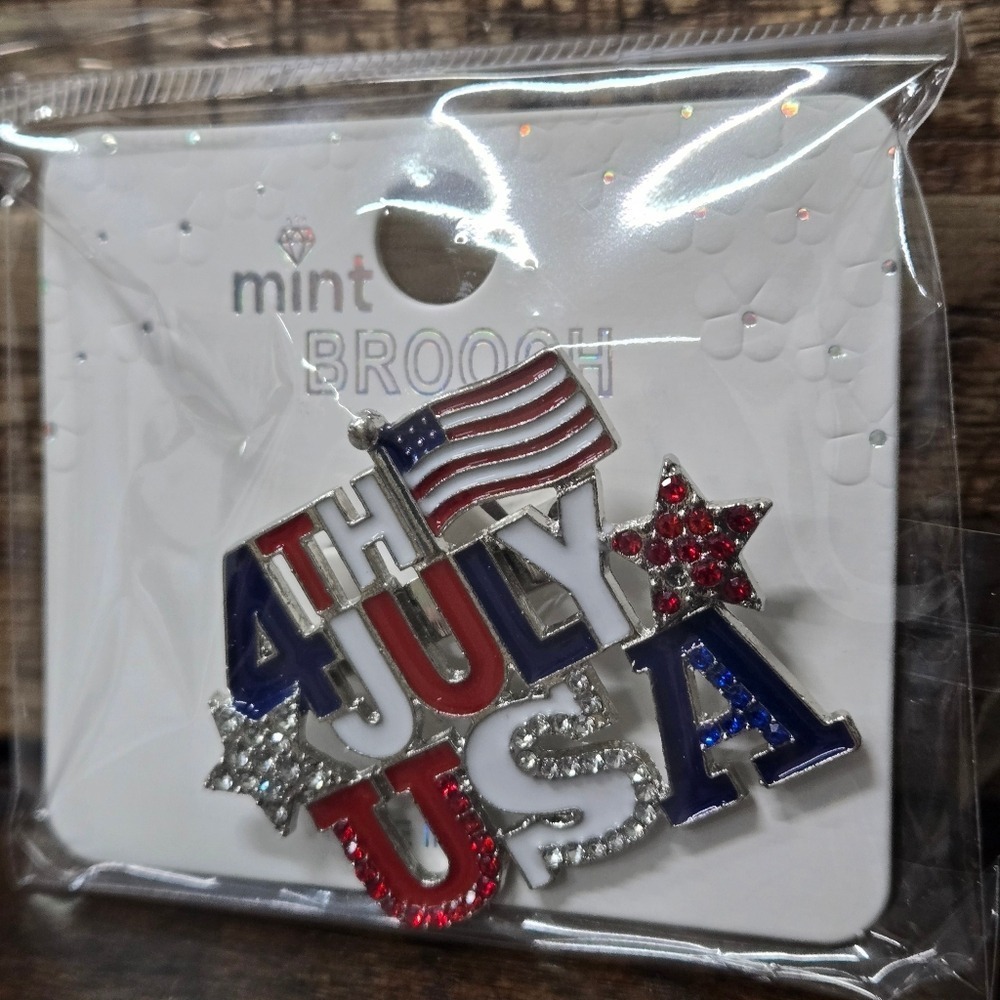 Silver Toned, Mint Colorful Crystal 4th Of July Brooch